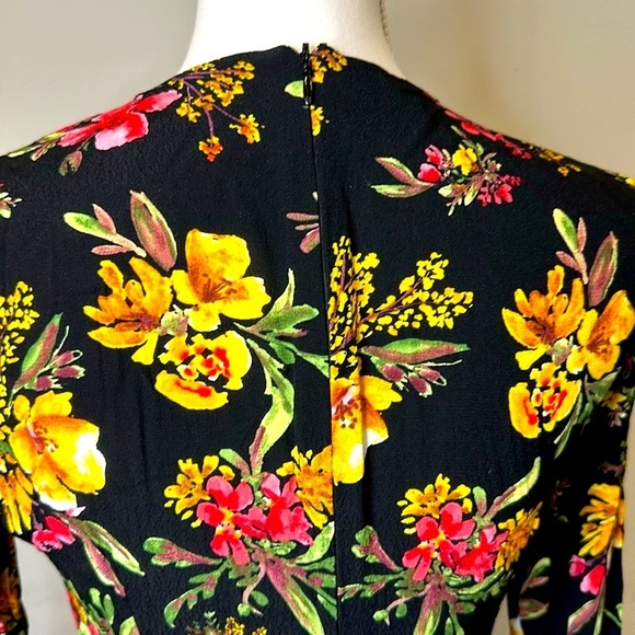 ZARA Vibrant Black Floral Print Rayon Crepe ¾ Sleeves Fit & Flare Mini Dress - Picture 4 of 5